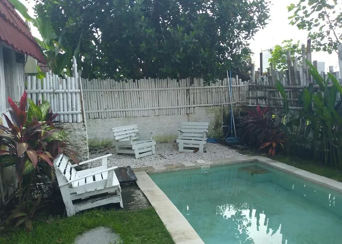 Ferienhaus Obsidian Gym Retreat Rustic 2br With Pool Canggu