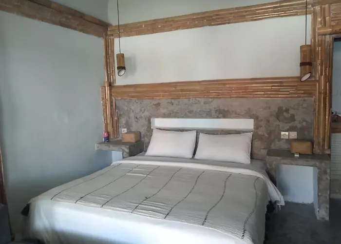 Obsidian Gym Retreat Rustic 2br With Pool Canggu