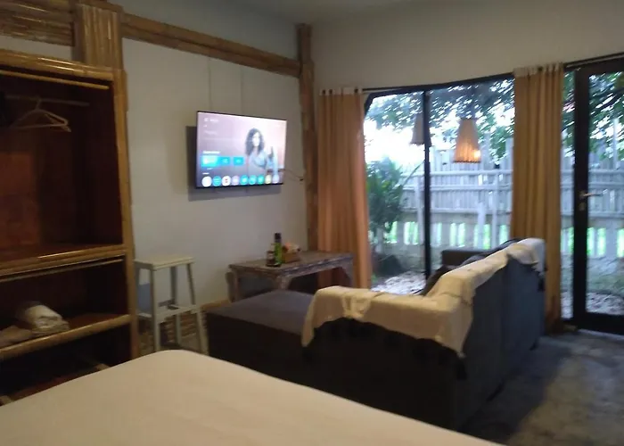 Obsidian Gym Retreat Rustic 2br With Pool Ferienhaus