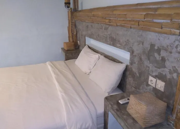 Ferienhaus Obsidian Gym Retreat Rustic 2br With Pool Canggu