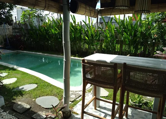 Ferienhaus Obsidian Gym Retreat Rustic 2br With Pool Canggu