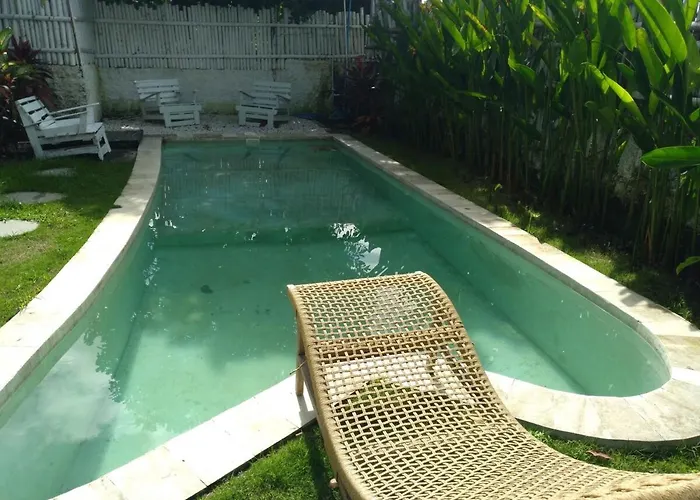 Obsidian Gym Retreat Rustic 2br With Pool Canggu