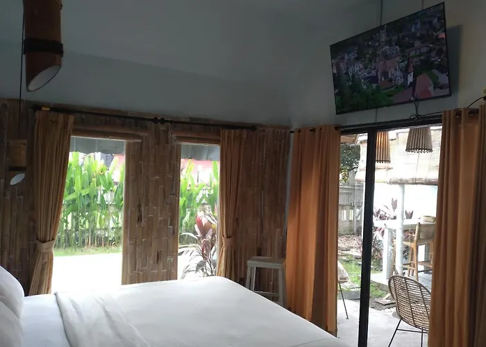 Ferienhaus Obsidian Gym Retreat Rustic 2br With Pool Canggu