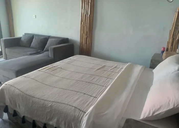 Obsidian Gym Retreat Rustic 2br With Pool Canggu
