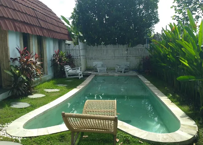 Ferienhaus Obsidian Gym Retreat Rustic 2br With Pool Canggu
